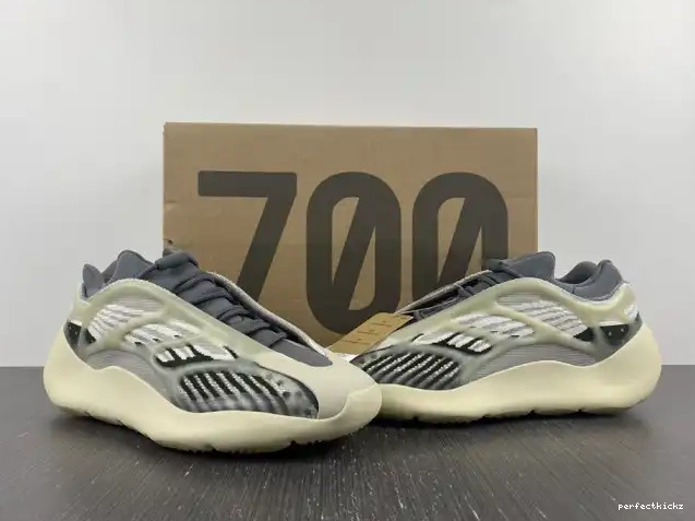 Adidas Salt 700 Fade ID1674 V3 Yeezy 0701